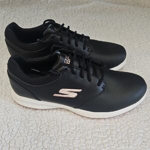 NWOT SKECHERS GOGA MAX PERFORMANCE GOLF SHOES Woman 8.5 Black.